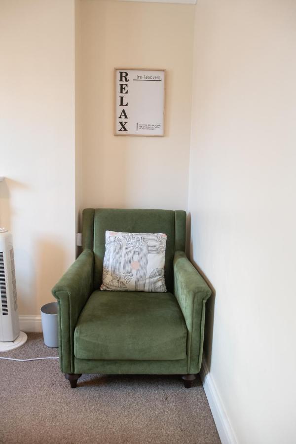 4 Bedroom Flat With High Speed Wi-Fi In North Acton, Ealing, West 런던 외부 사진